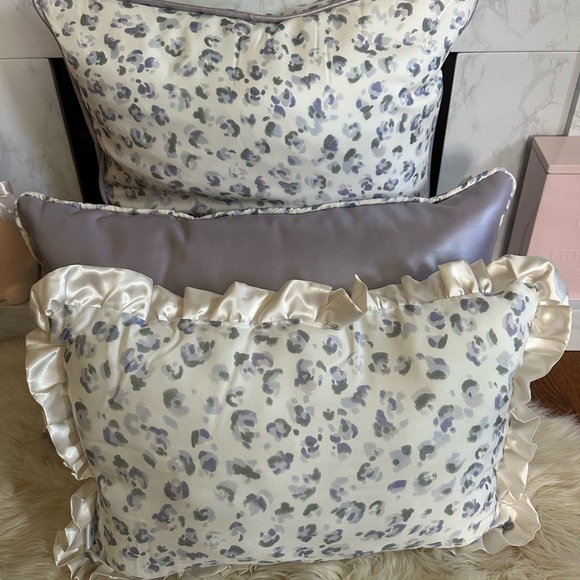 Lilac Pearl Faux Leather 12 x 20 Throw Pillow - Picture 5 of 5